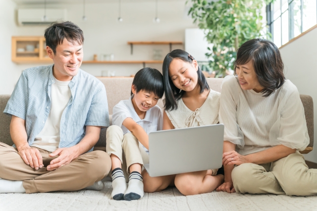 家族　リビング